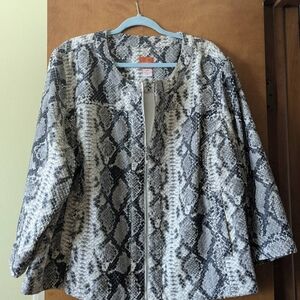 Hearts of Palm Black and Gray Snake Print Cape